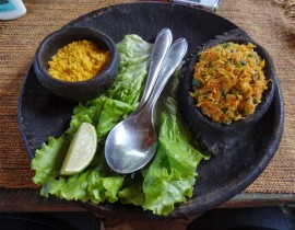 Coma uma boa moqueca capixaba em Manguinhos no Espírito Santo