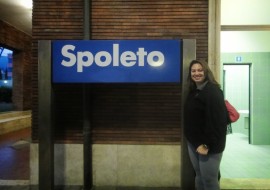 Uma passagem rápida de noite em Spoleto