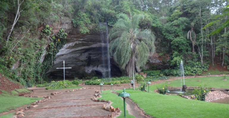 Visita à Gruta dos Palhares em Sacramento – MG