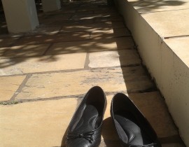 Descalçando os sapatos