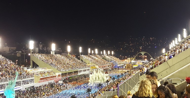 Todas as dicas para assistir aos desfiles das Escolas de Samba no Sambódromo no Rio de Janeiro